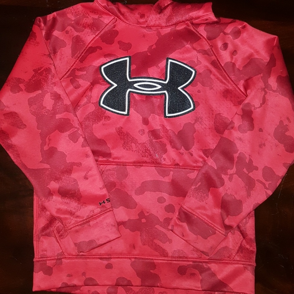 Boys Under Armour size SMALL red camo hoodie